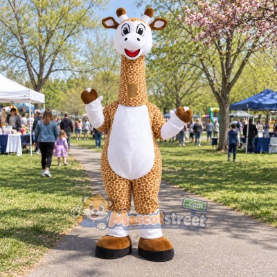 Spotted Giraffe Mascot Costume Spotted Giraffe Mascot Costume